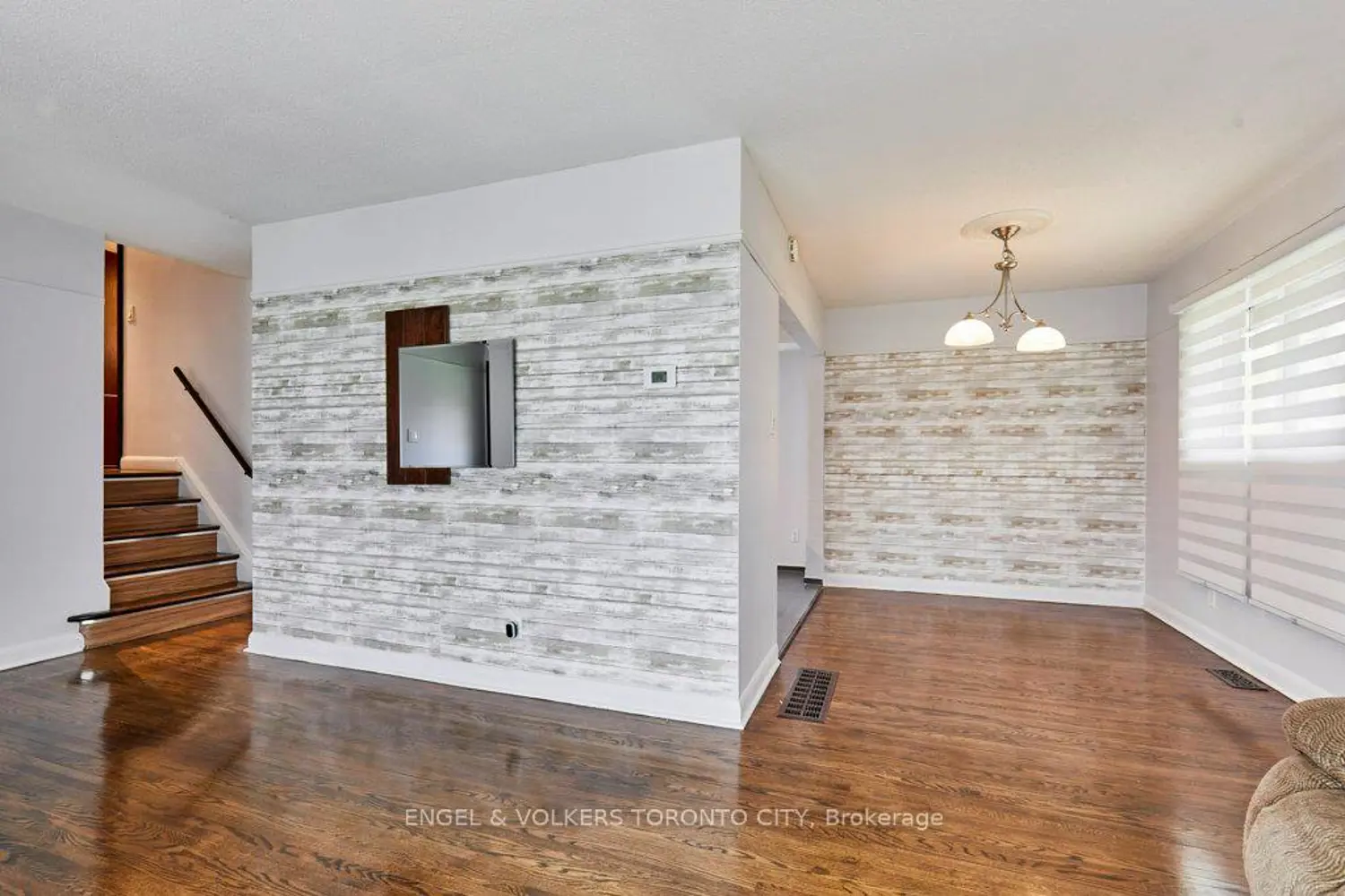 15 Lambert Drive photo 4