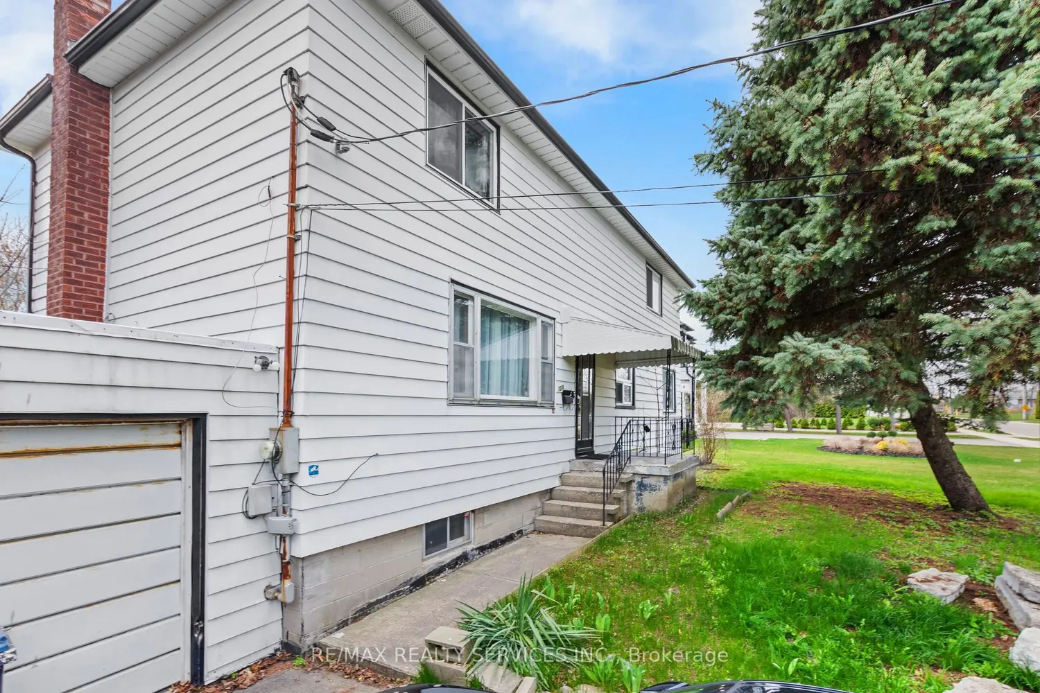 1524 Indian Grove photo 3