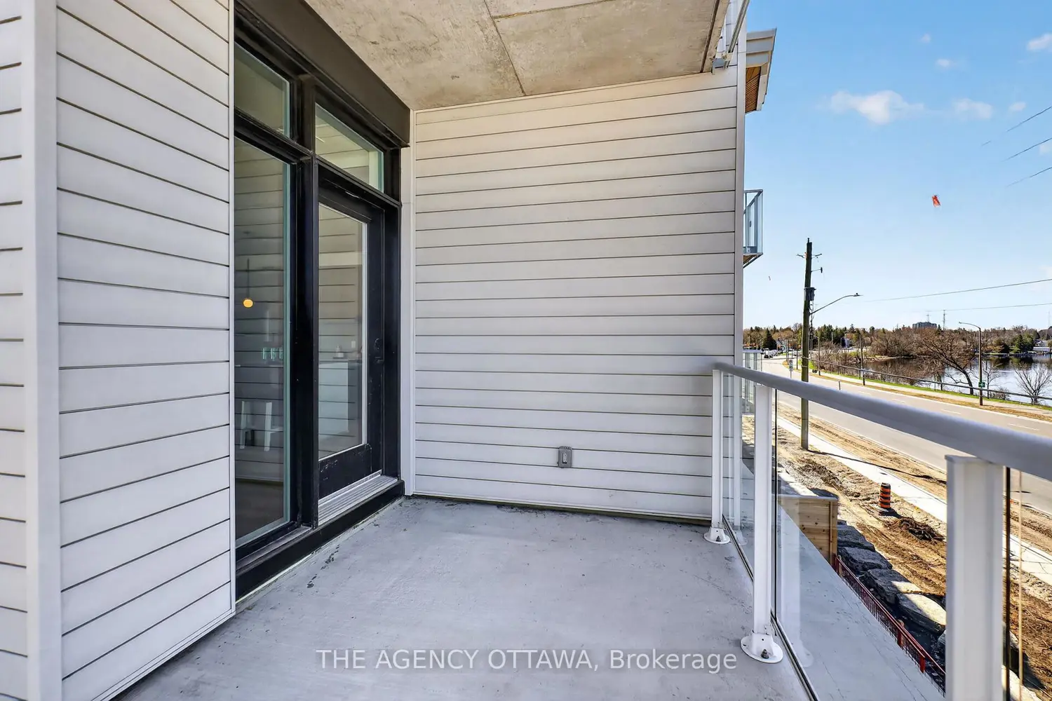 Additional image 15 of 3071 Riverside Drive 304
