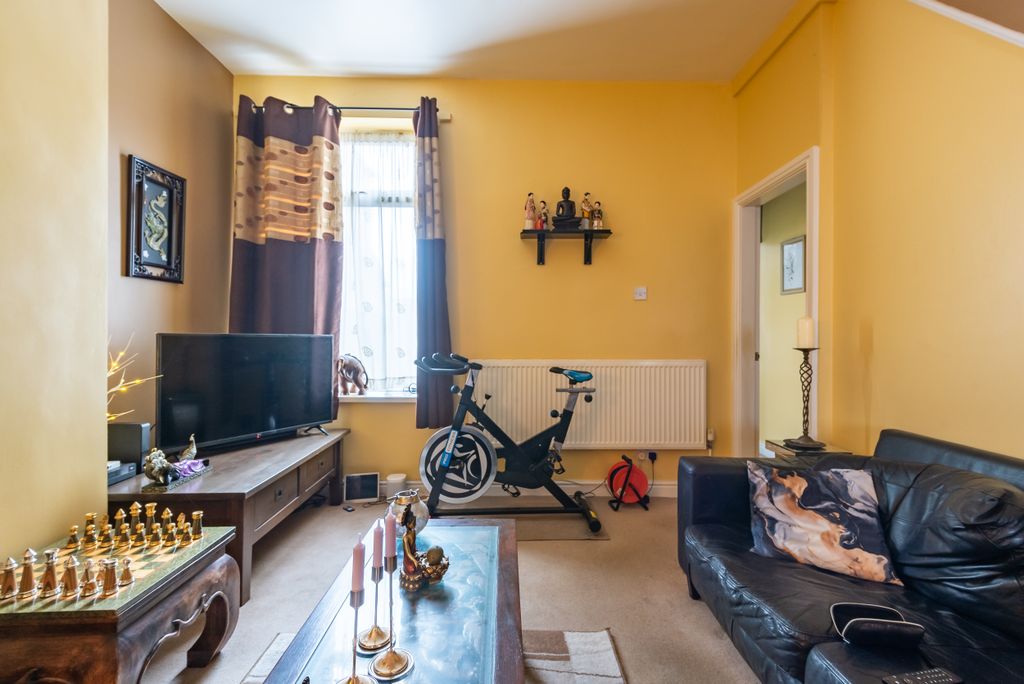 Additional image 2 of 1 bed flat for saleWelholme Road, Grimsby DN32