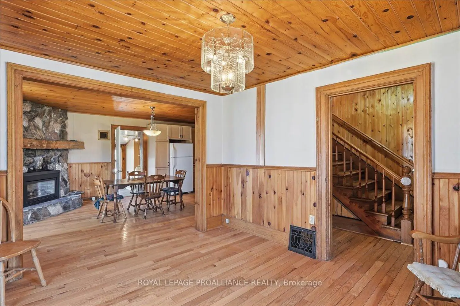211 Colborne Street photo 4