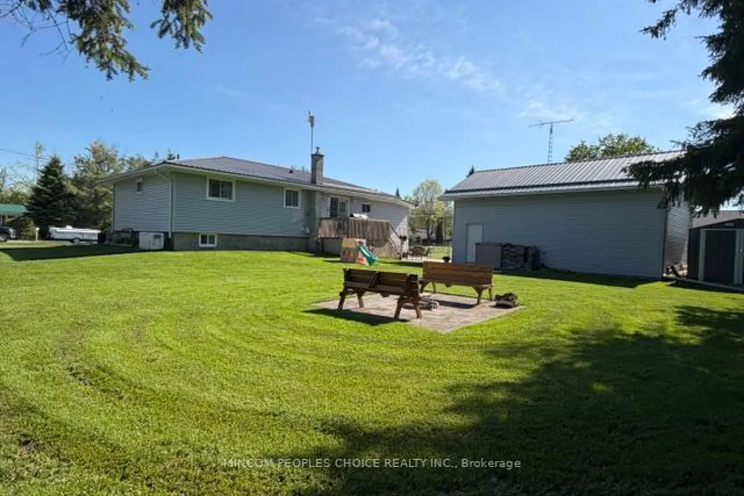 Additional image 4 of 5 Emily Court