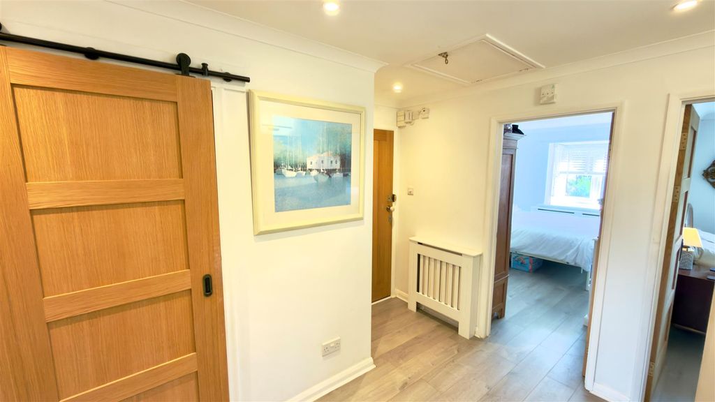 Additional image 16 of 2 bed flat for saleFreshwater, Isle Of Wight PO40