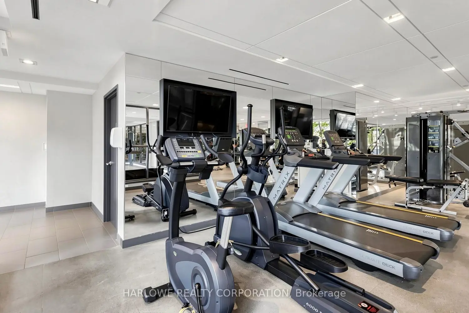 Additional image 19 of 210 Simcoe Street 510