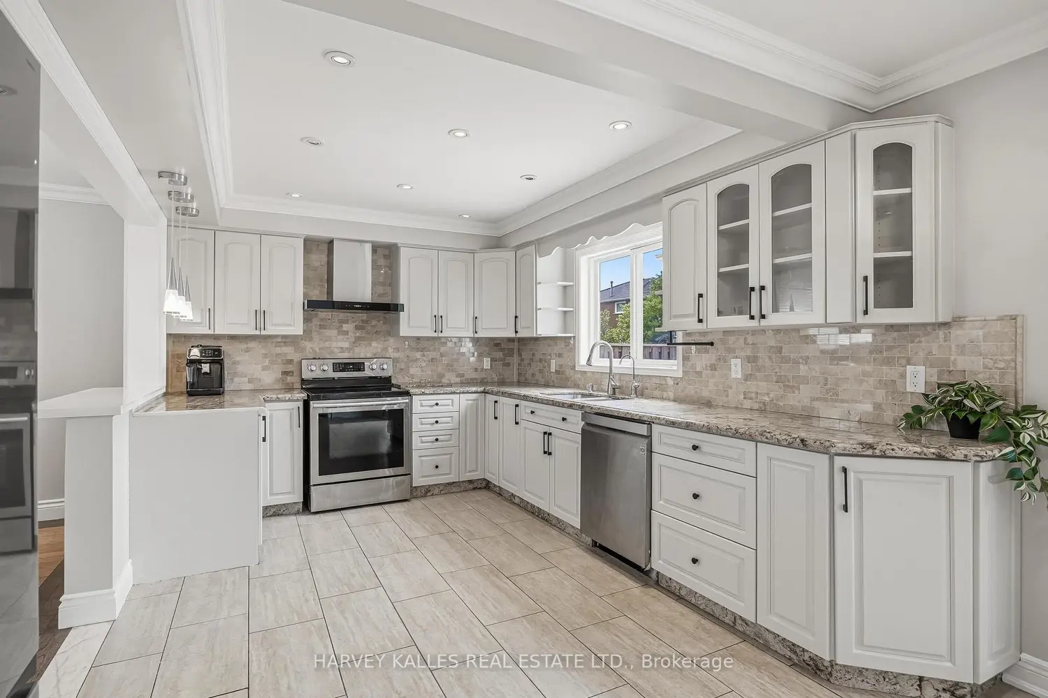951 White Clover Way photo 4