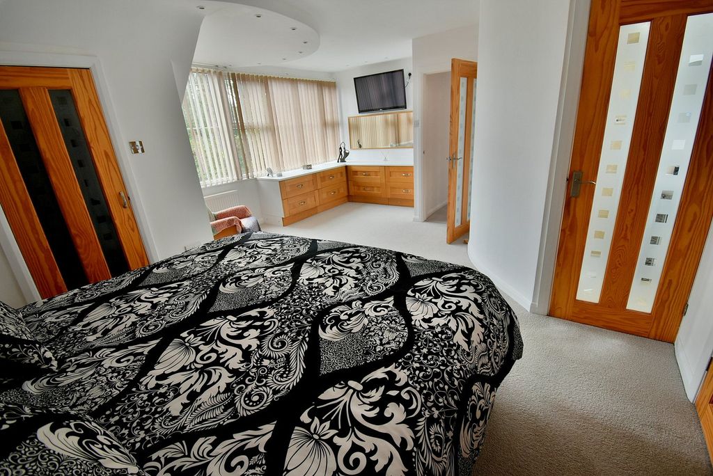 Additional image 11 of 6 bed detached house for saleGolf Links Road, Ferndown BH22