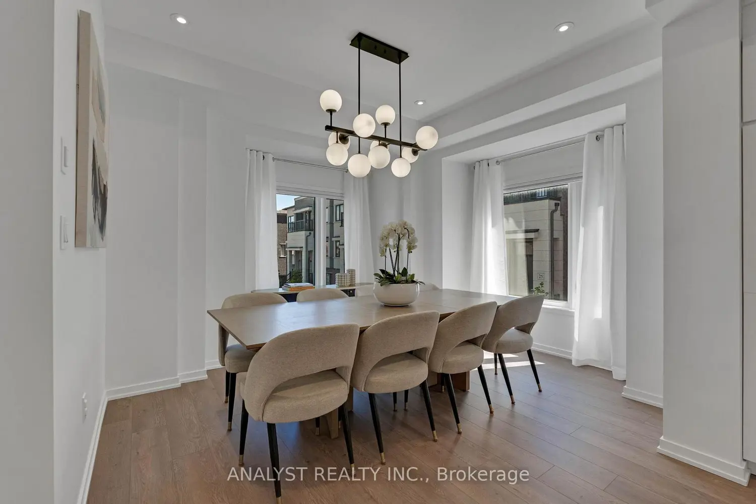 28 Queensland Crescent photo 4