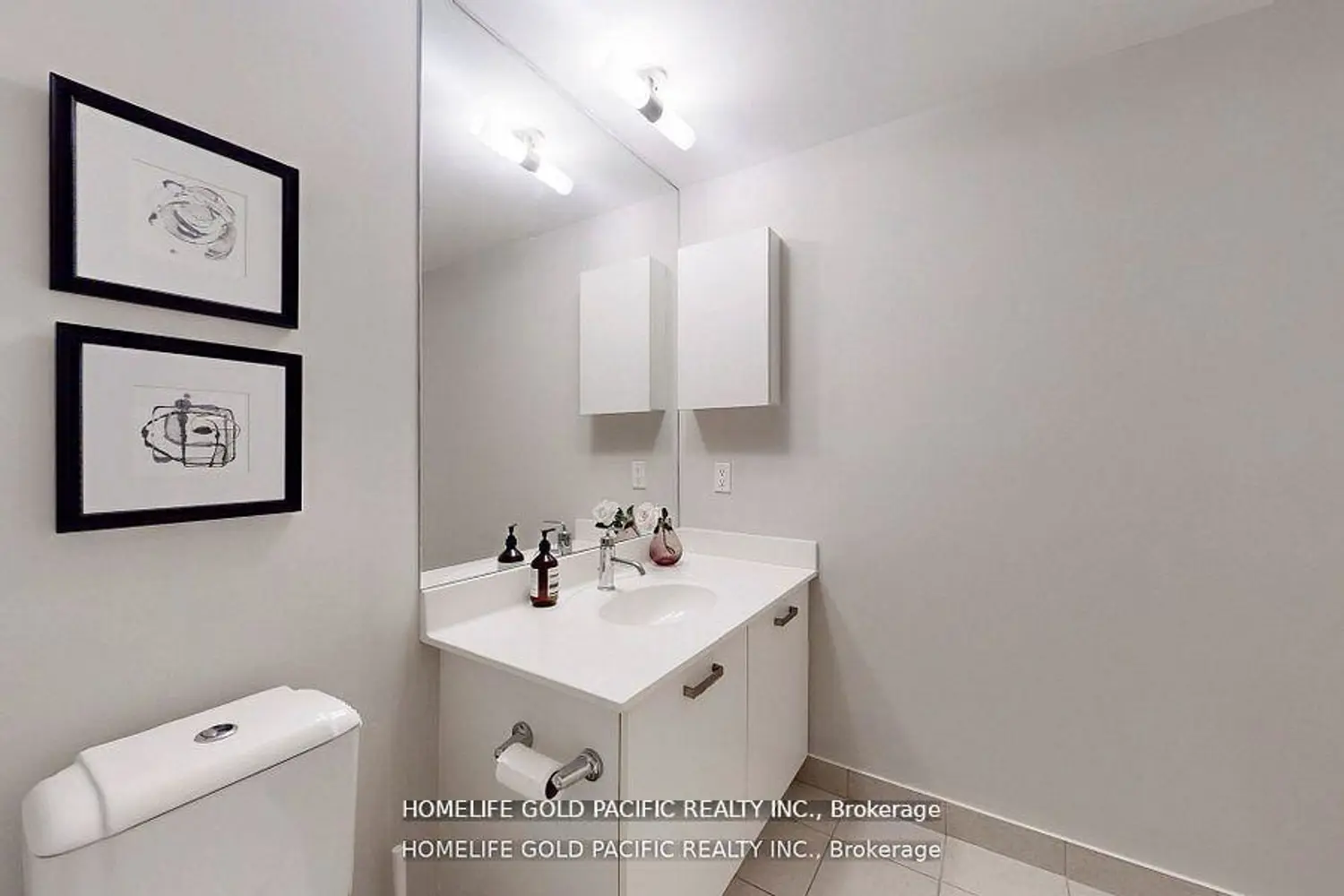 Additional image 10 of 832 Bay Street 1202