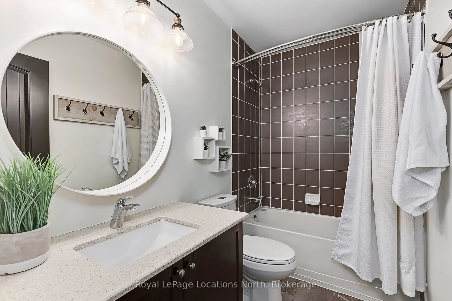 50 Hughes Street photo 5