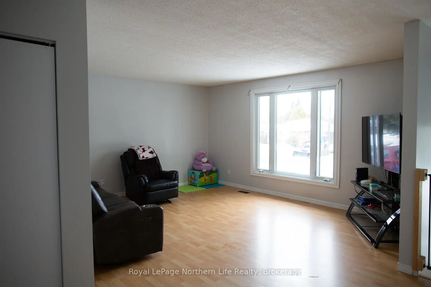 Additional image 3 of 542 Agnes Avenue