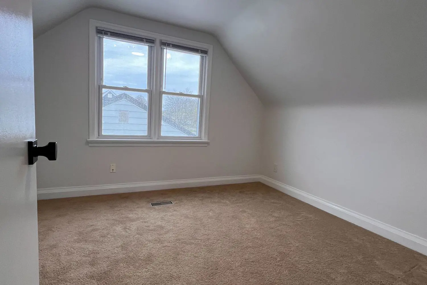 9 Admiral Road photo 5