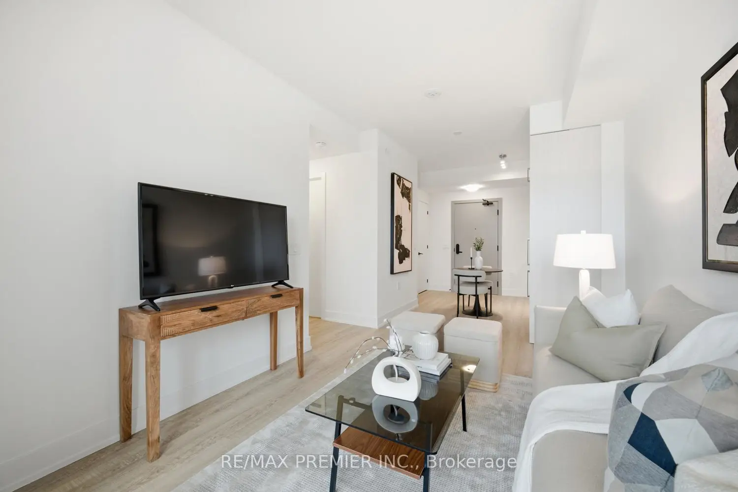 2075 King Road 435 photo 5