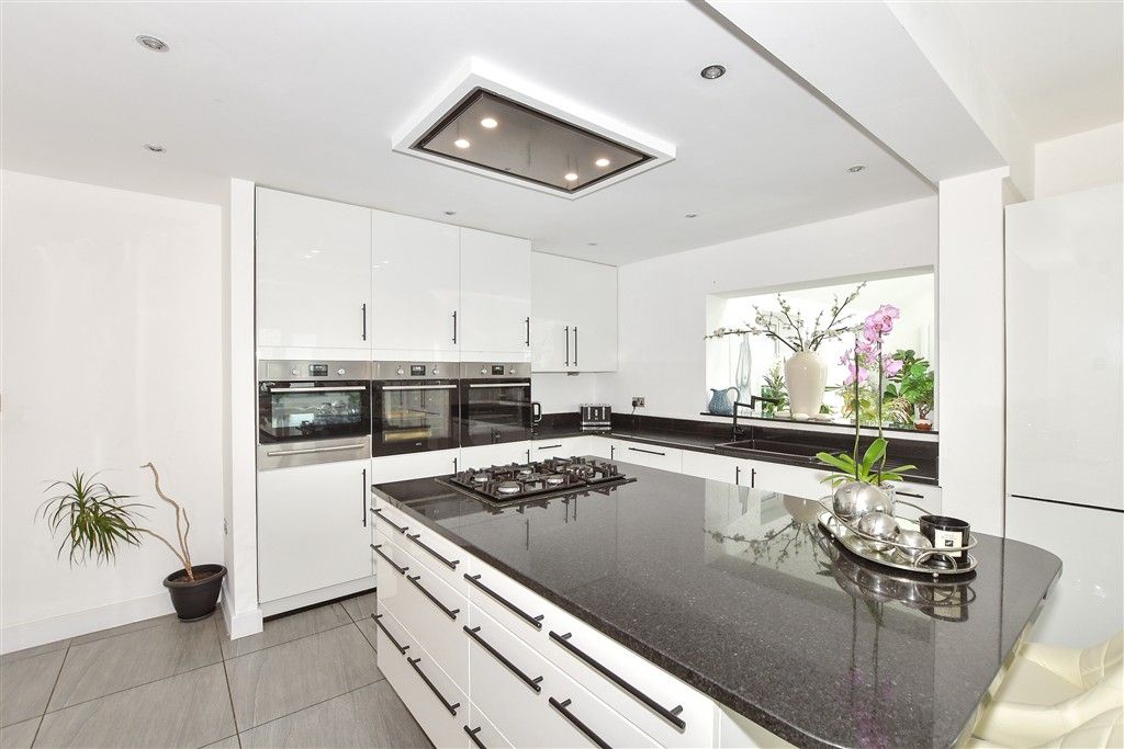 6 bed detached house for saleHartfield Road, Forest Row, East Sussex RH18