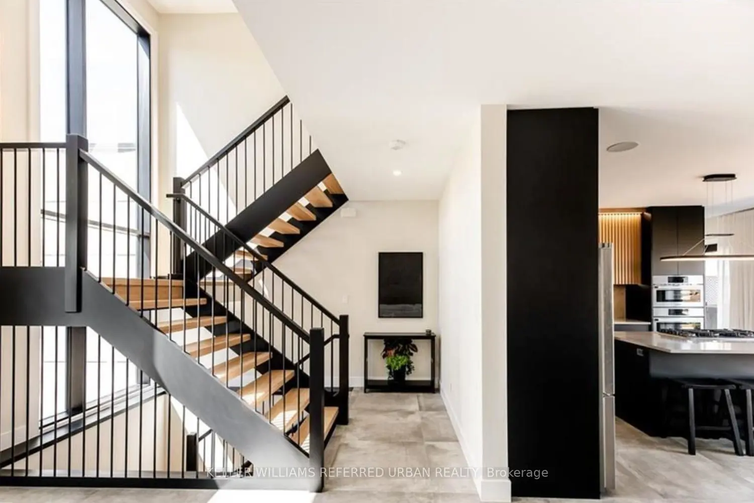 3442 Silverleaf Chase photo 2