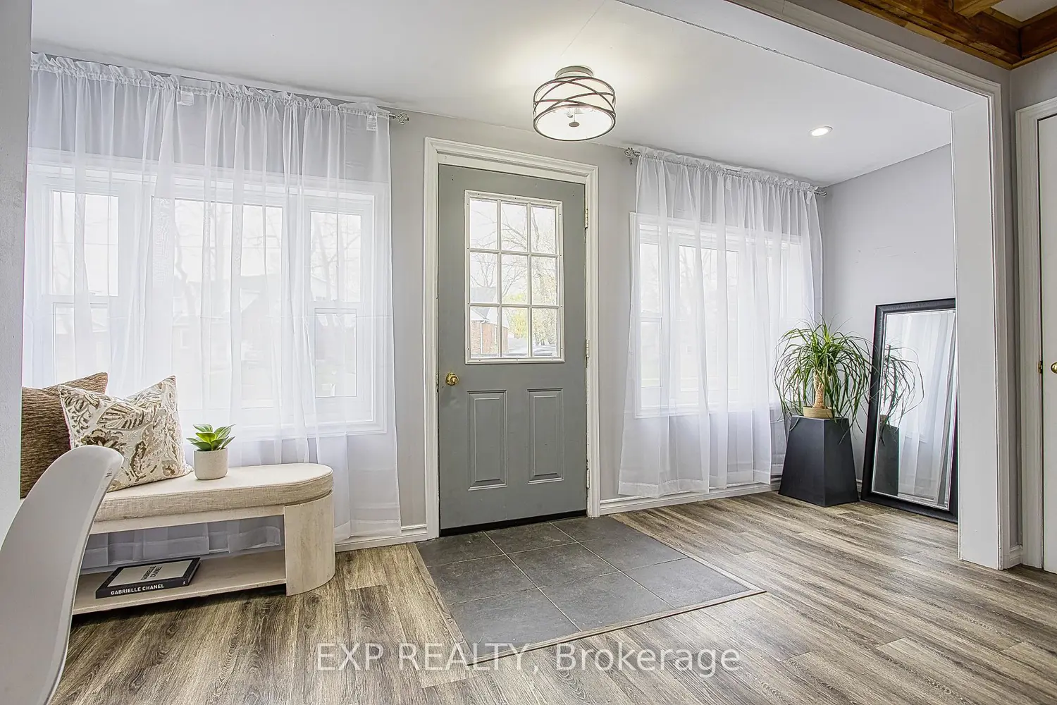 68 Riverside Drive photo 3
