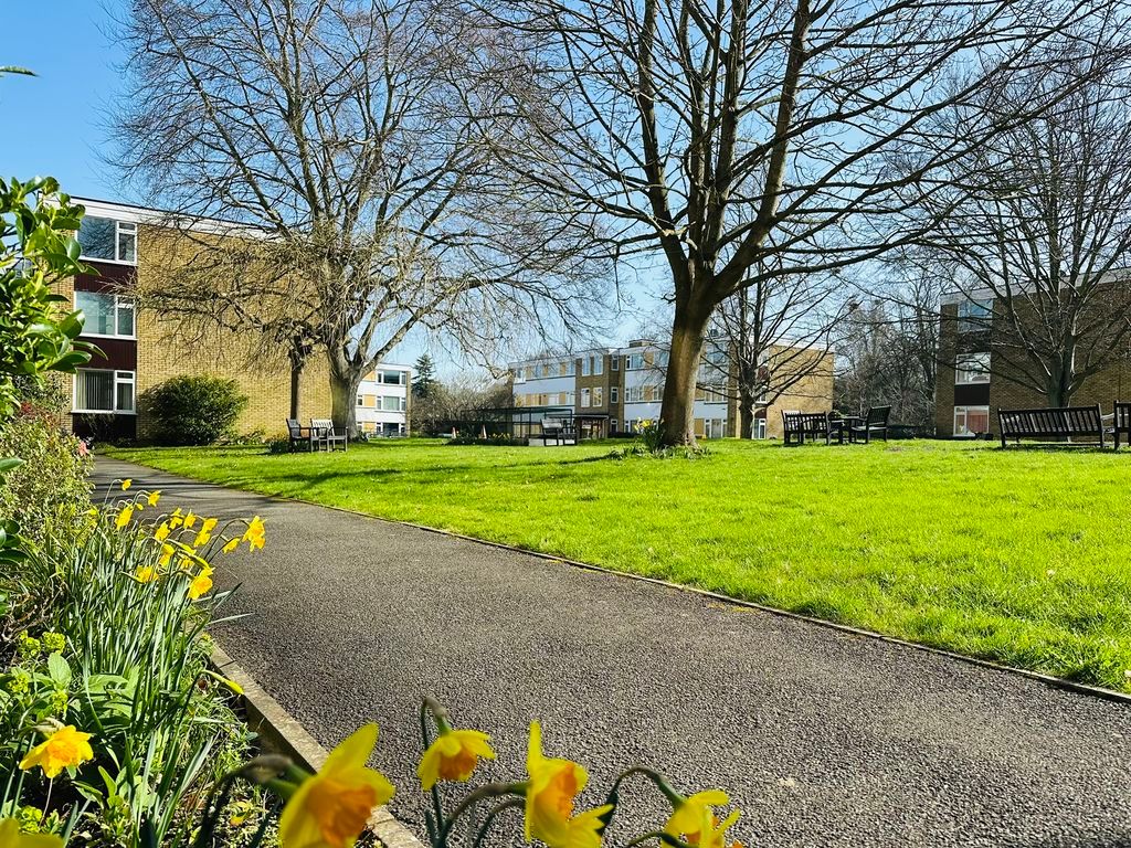 Additional image 6 of 3 bed flat for saleAvenue Road, Epsom KT18