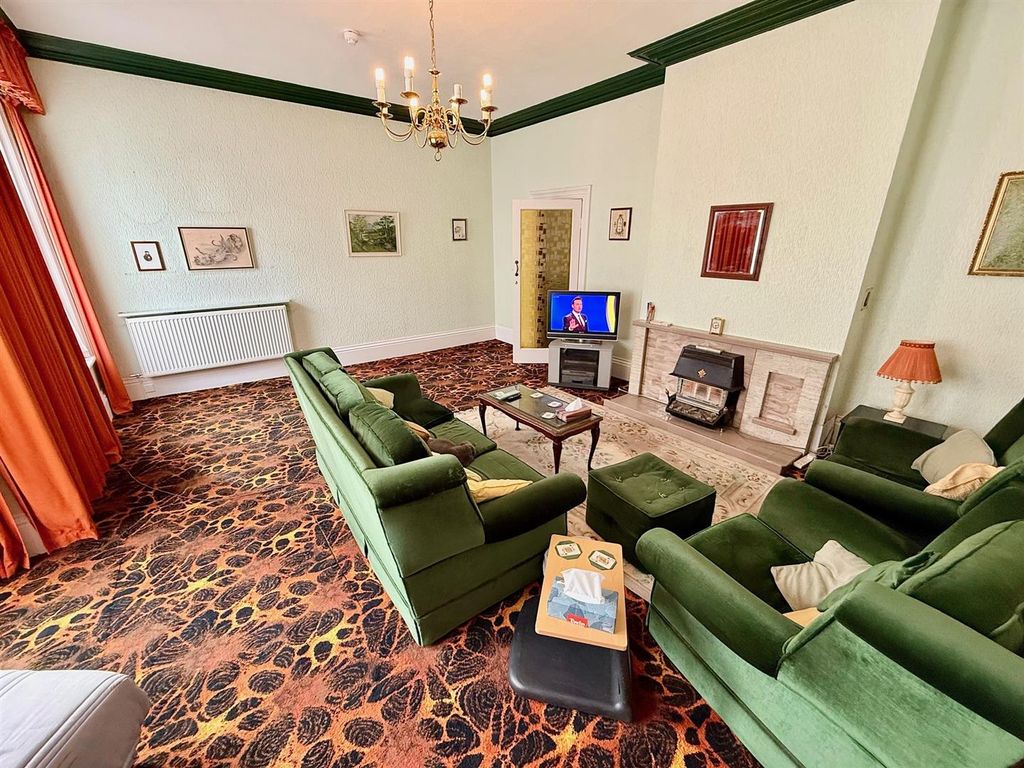 Additional image 13 of 4 bed flat for saleRegent Road, Great Yarmouth NR30