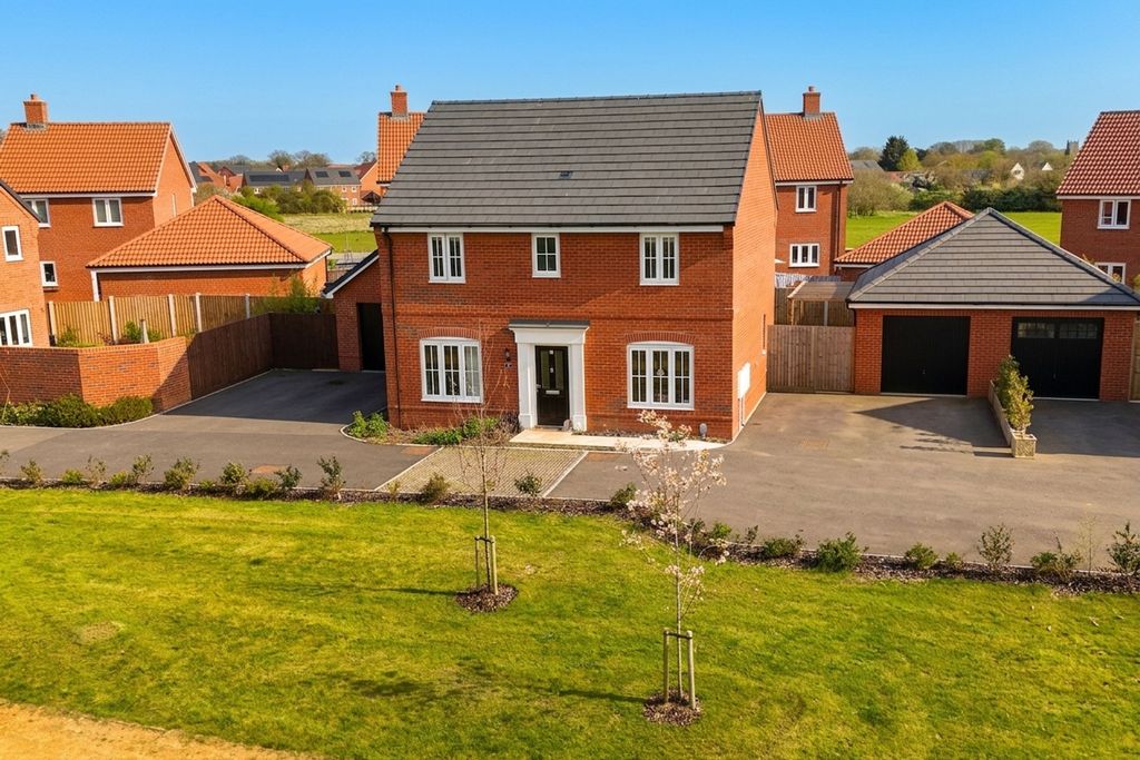 Additional image 4 of 4 bed detached house for saleClyde Way, Eye IP23