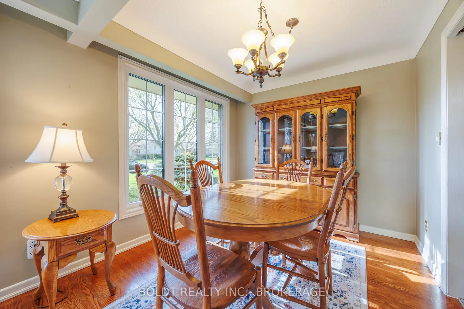 24 Mississauga Road photo 2