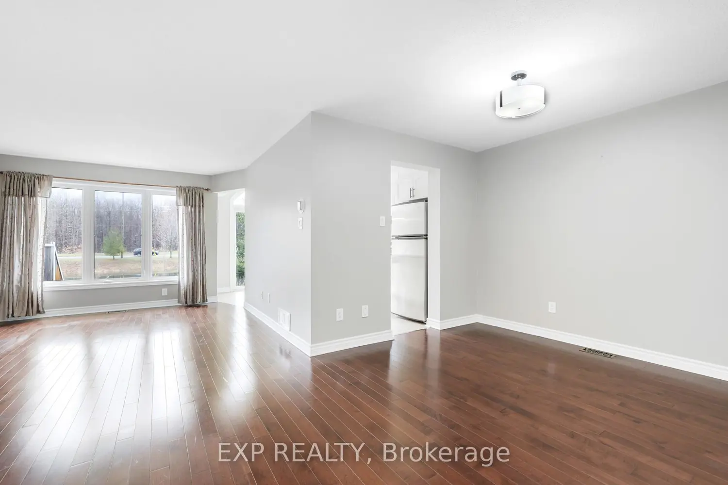 352 Forestbrook Street photo 5