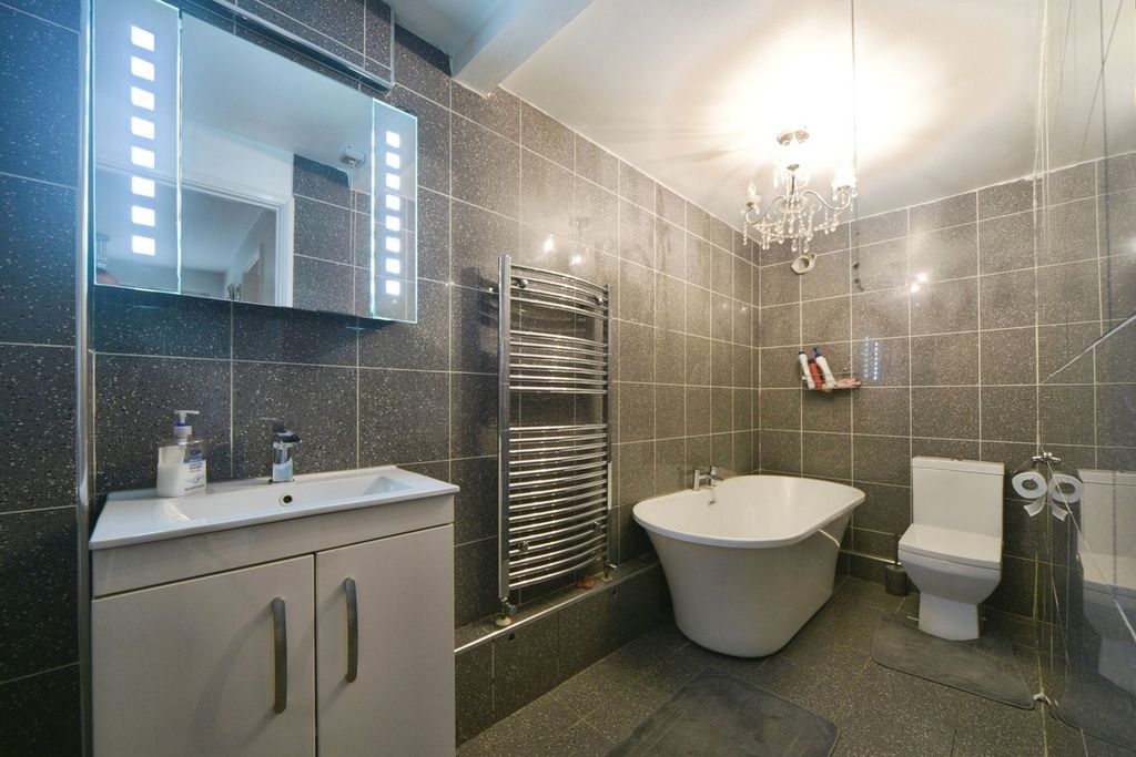 Additional image 6 of 4 bed semi-detached house for saleMeyer Road, Erith DA8