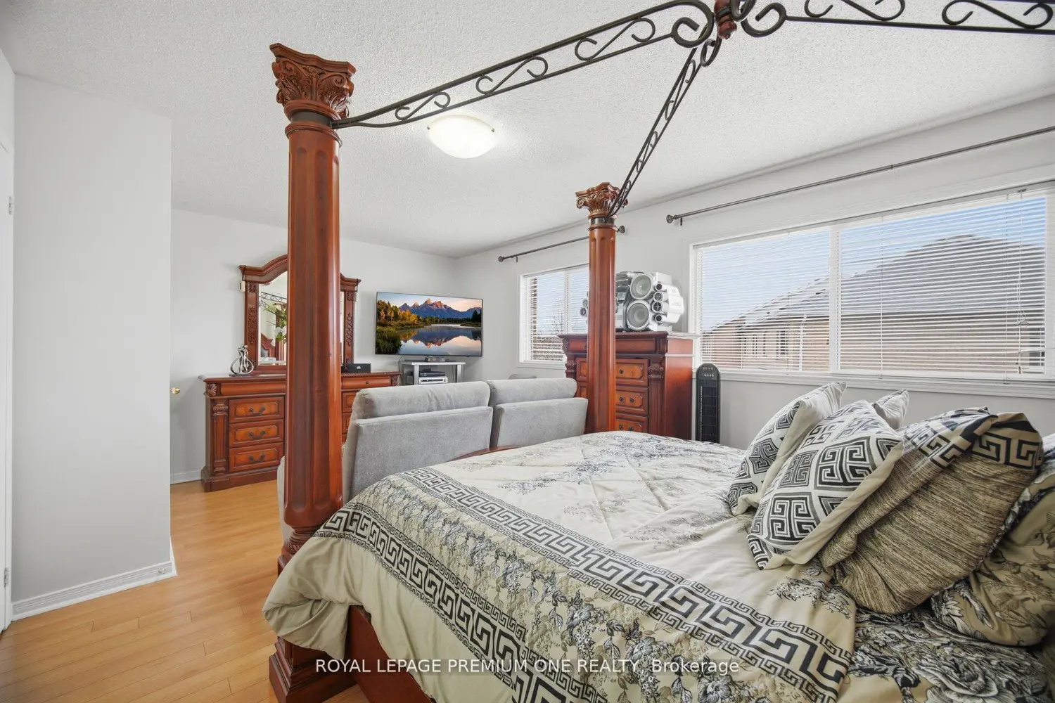 Additional image 12 of 64 Mare Crescent