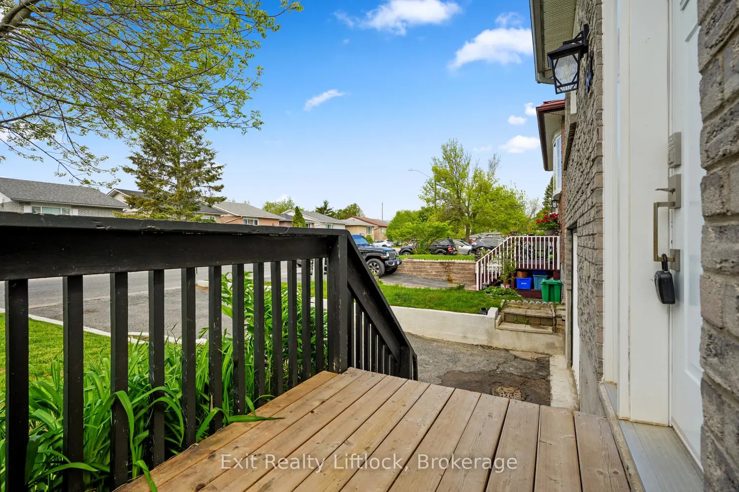 802 Mountain Ash Road photo 3