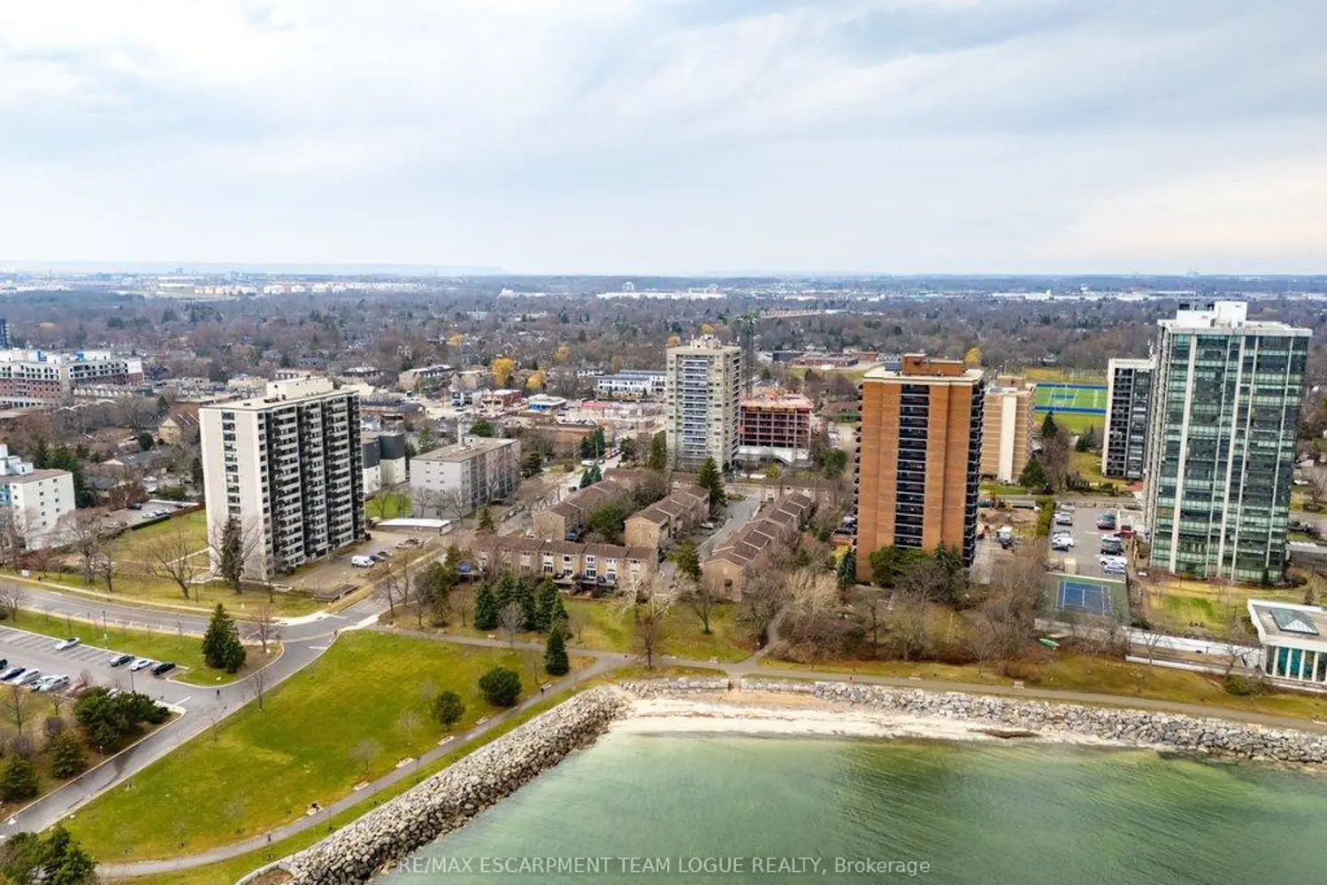 2263 Marine Drive 301
