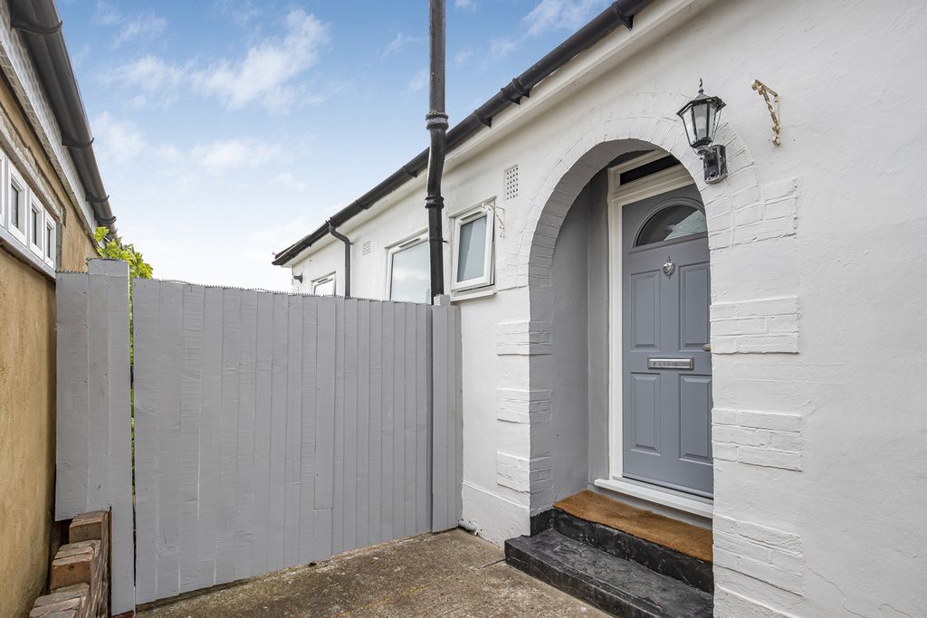 Additional image 18 of 3 bed detached house for saleThong Lane, Gravesend DA12