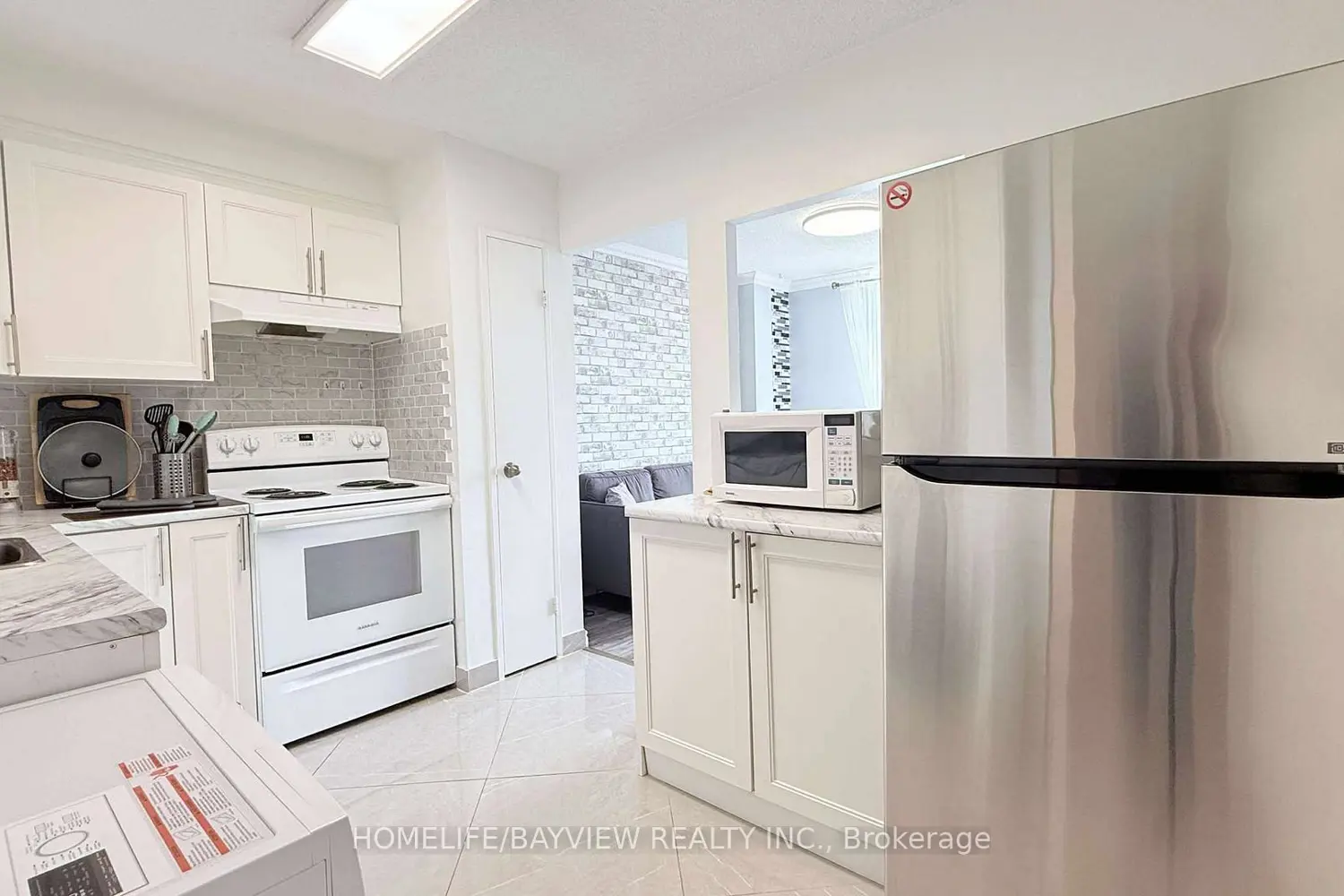 Additional image 5 of 4645 Jane Street 909