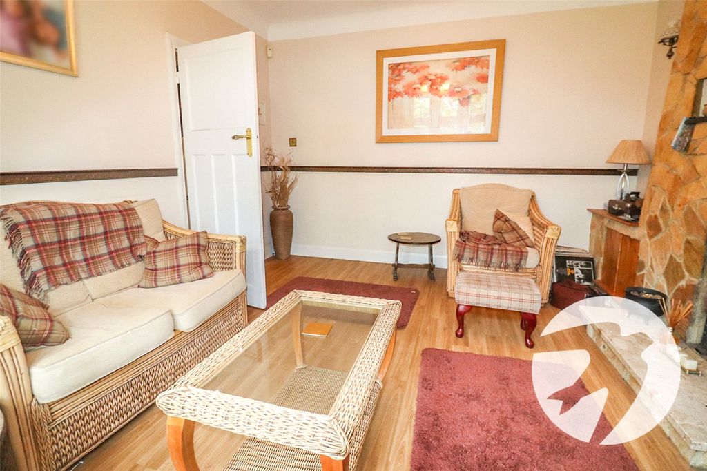 Additional image 3 of 4 bed semi-detached house for salePark Crescent, Northumberland Heath, Erith DA8
