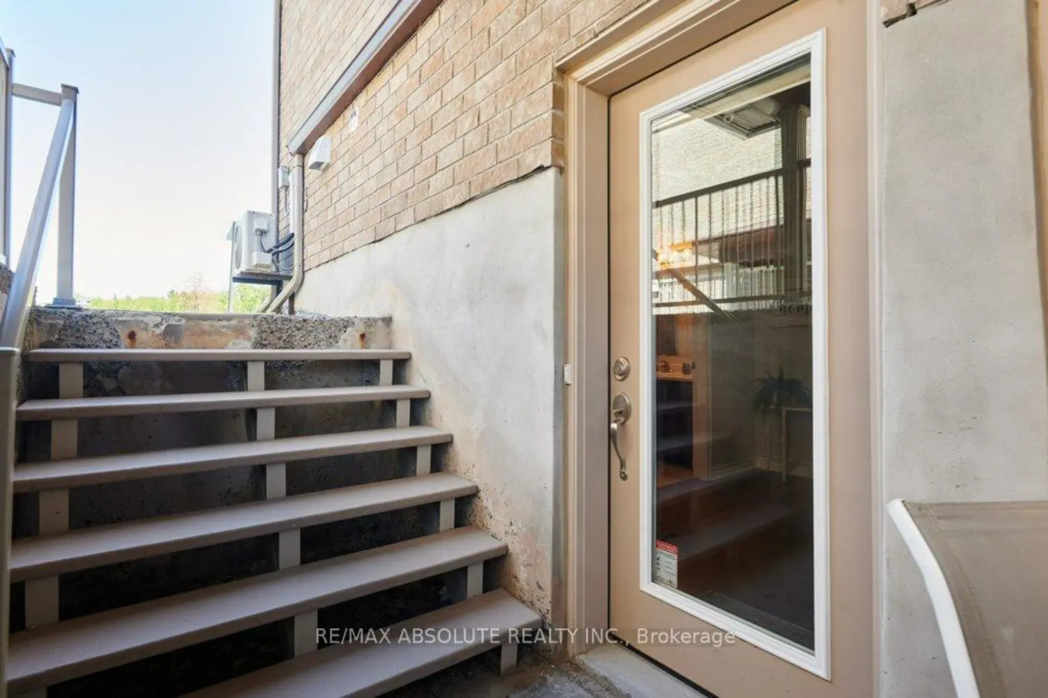 183 Bourdeau Boulevard 4 photo 3