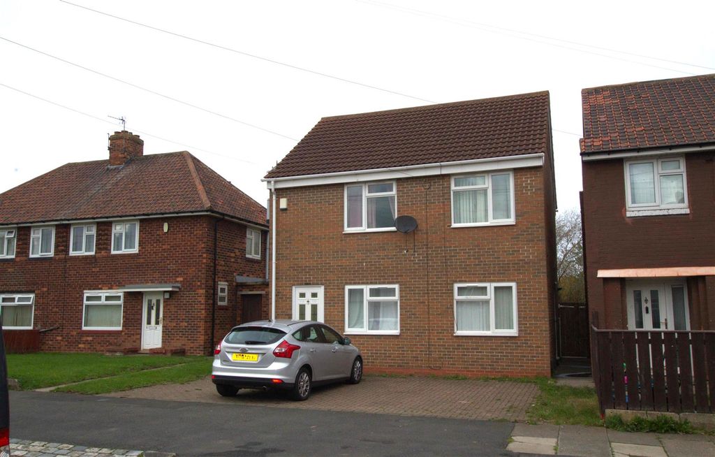 4 bed flat for saleSefton Road, Middlesbrough TS3 photo 2