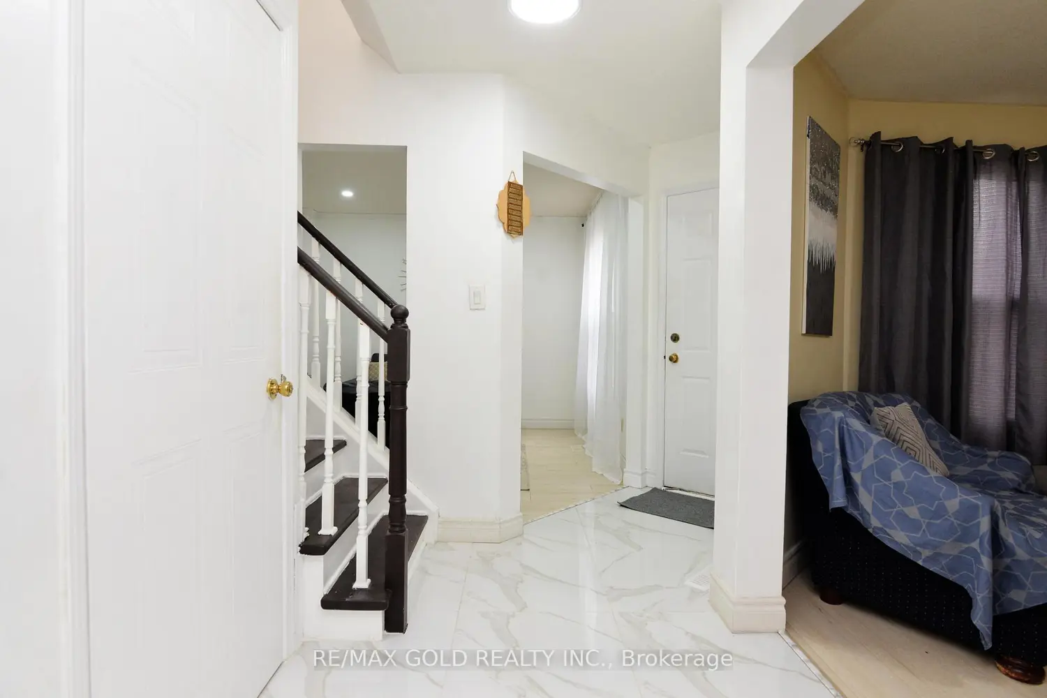 9 Ravenswood Drive photo 3
