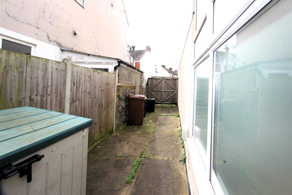 Additional image 20 of 3 bed semi-detached house for saleStuart Road, Gillingham ME7