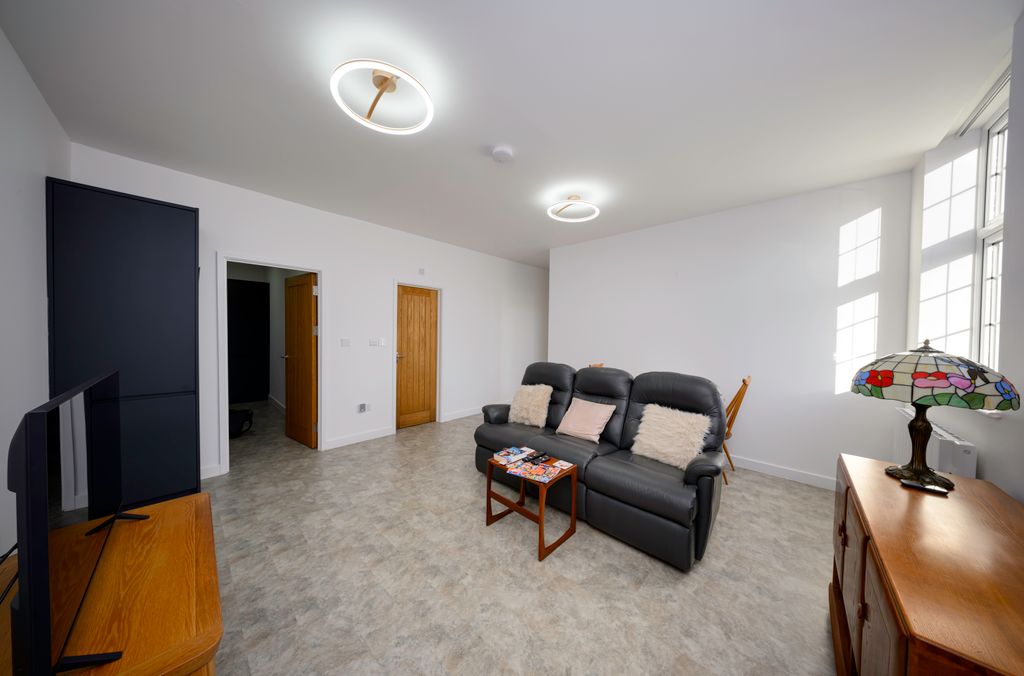Additional image 4 of 2 bed flat for saleBeacon House, High Road West, Felixstowe IP11