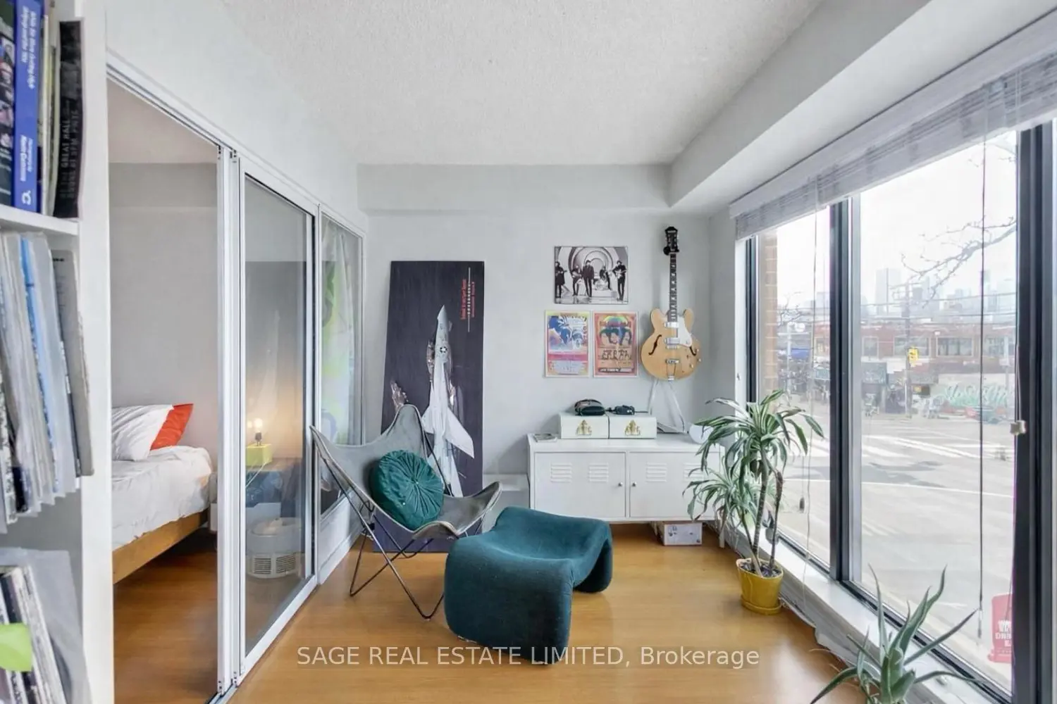Additional image 12 of 456 College Street 205