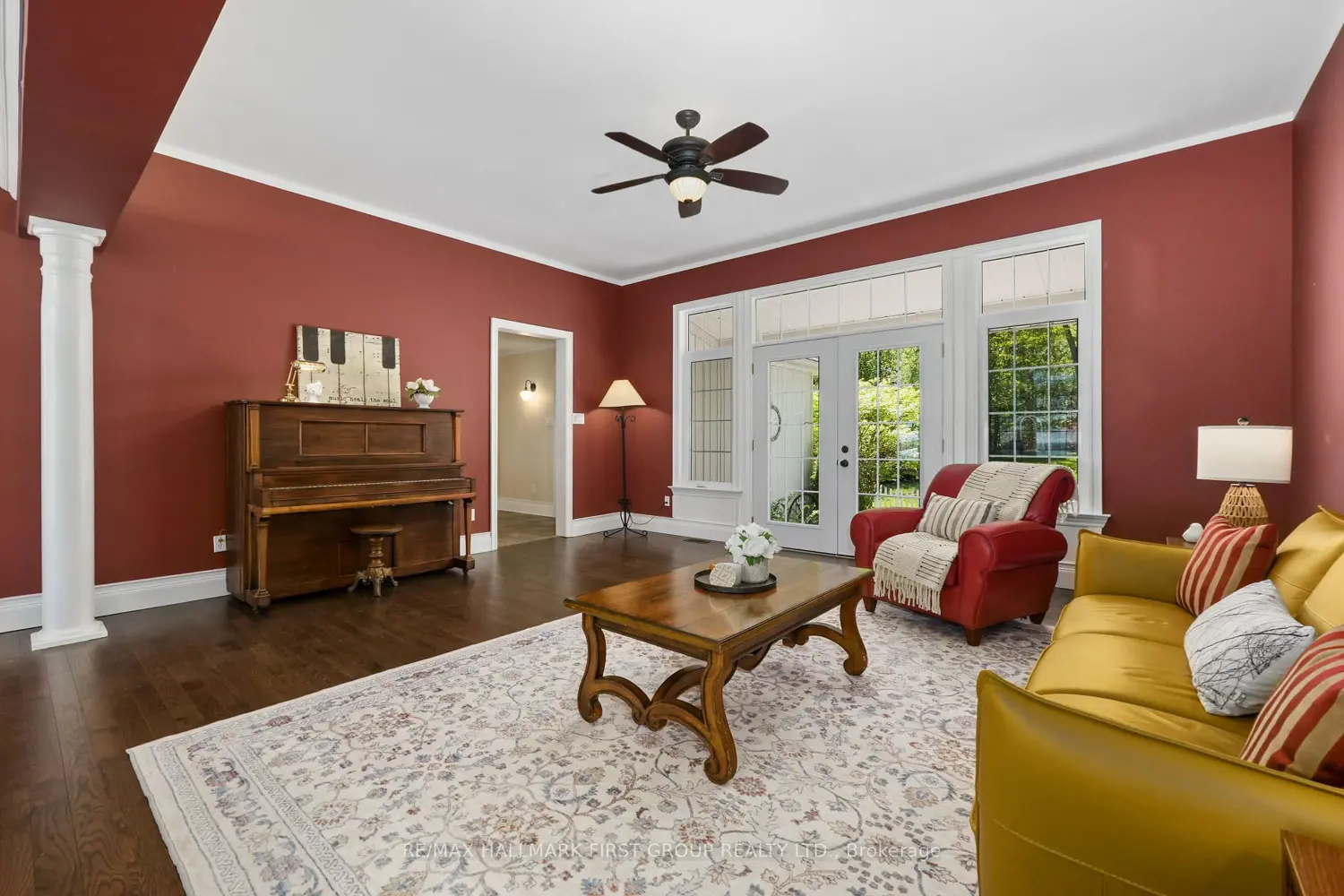 9770 Lakeview Lane photo 3