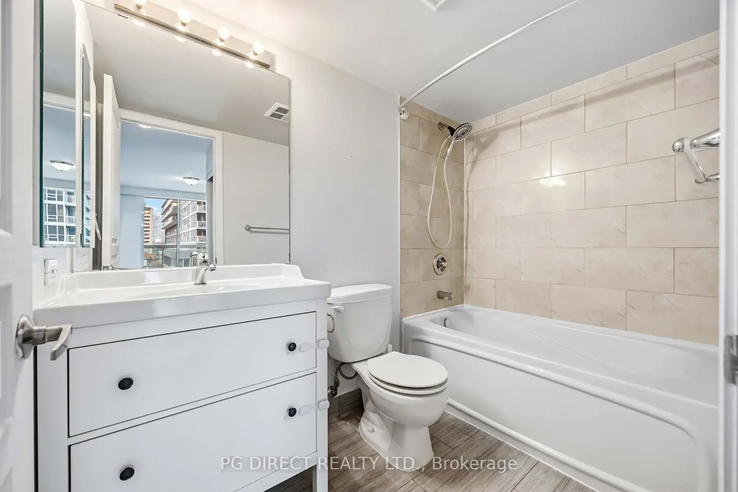 Additional image 16 of 323 Richmond Street 807
