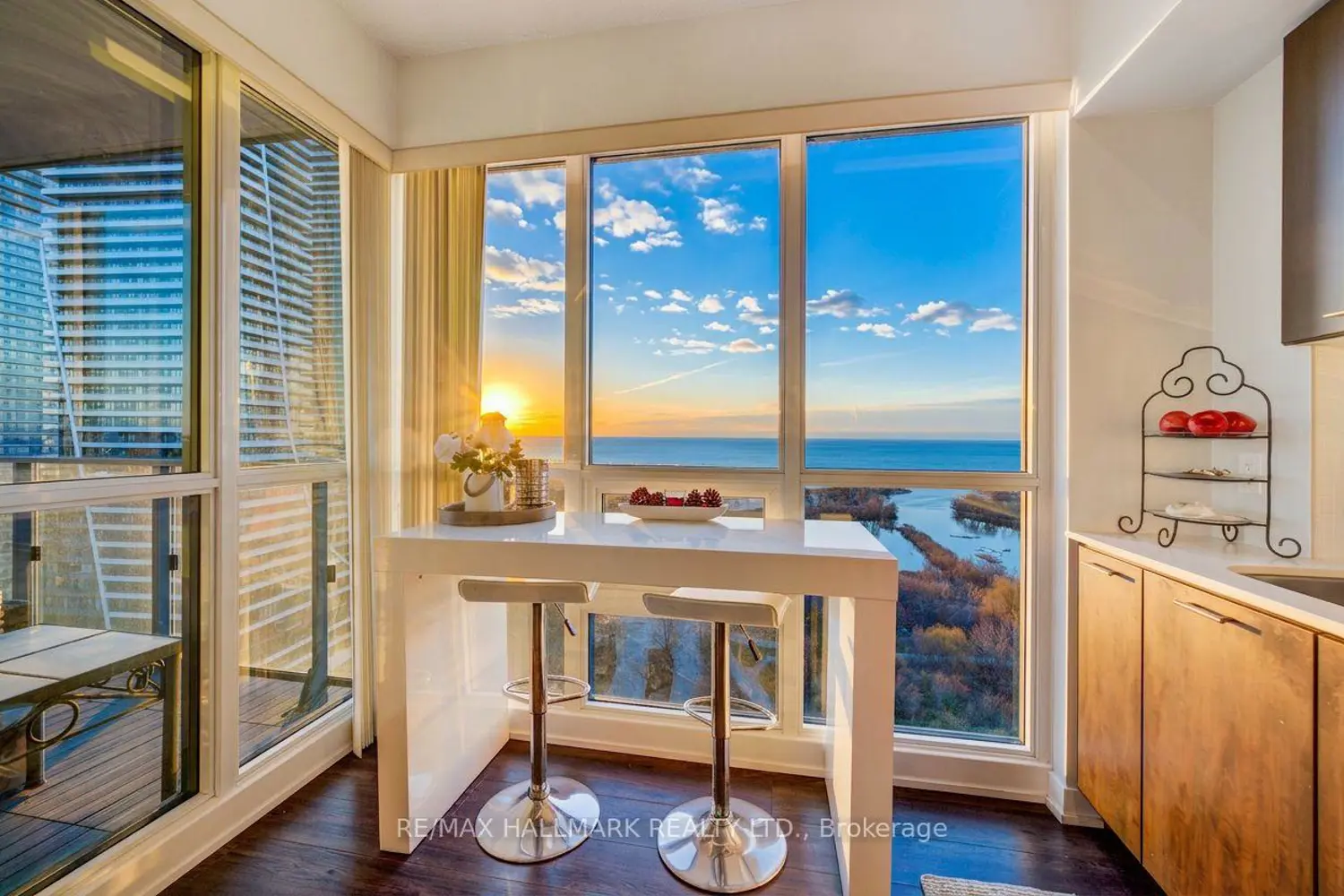 2200 Lakeshore Boulevard 2309