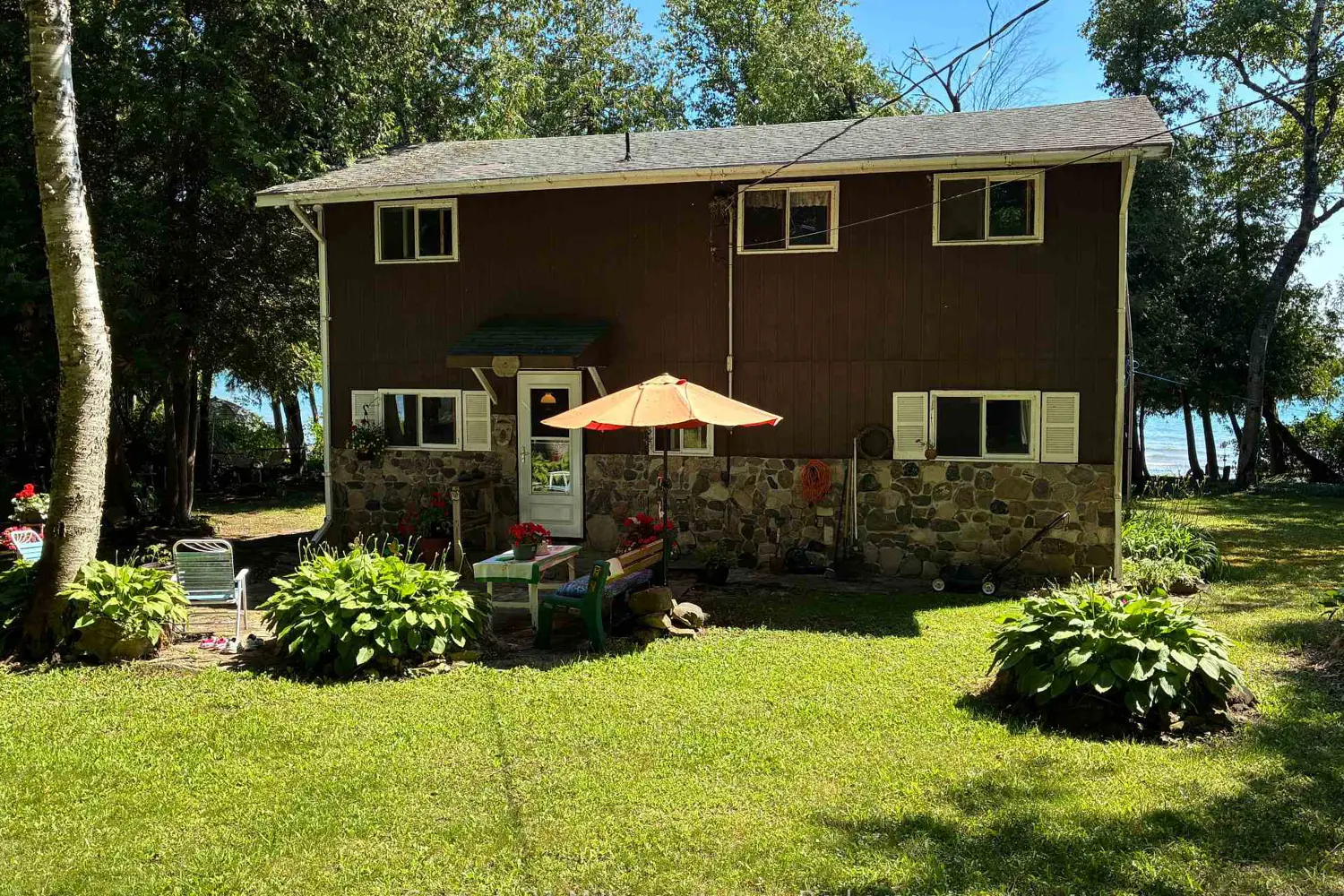 318 Victoria Street photo 2