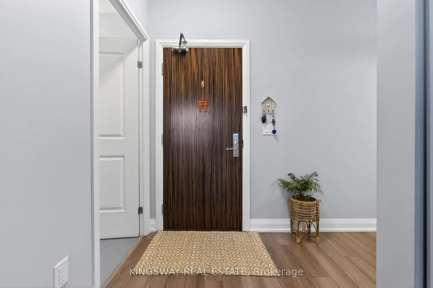 8763 Bayview Avenue 221 photo 5