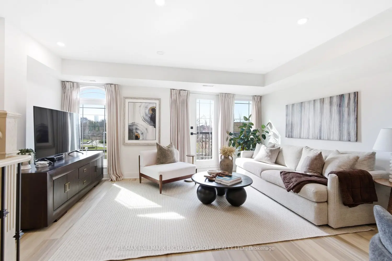 Additional image 2 of 118 Finch Avenue 8