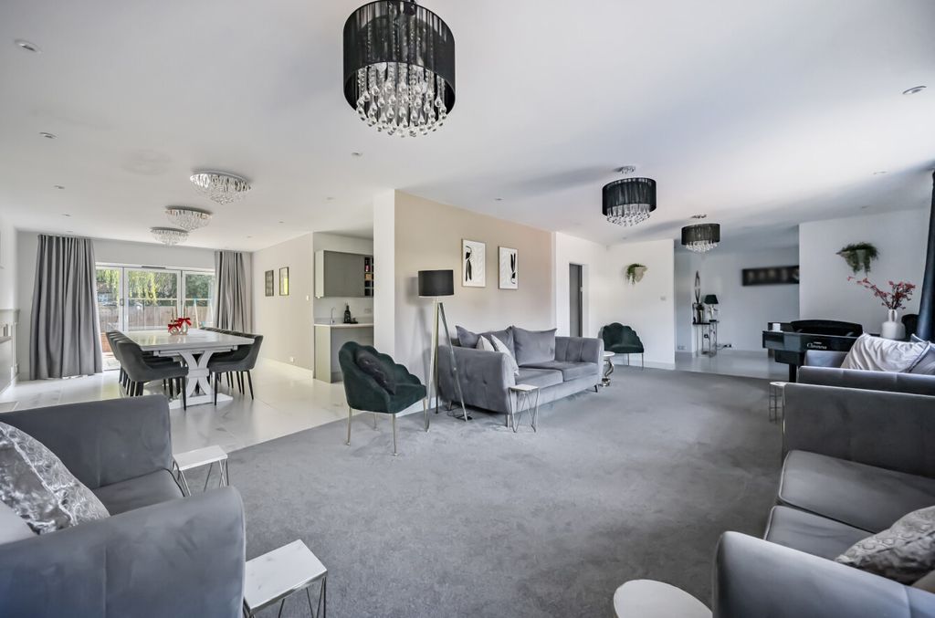 Additional image 5 of 4 bed detached house for saleAshley Road, Farnborough, Hampshire GU14