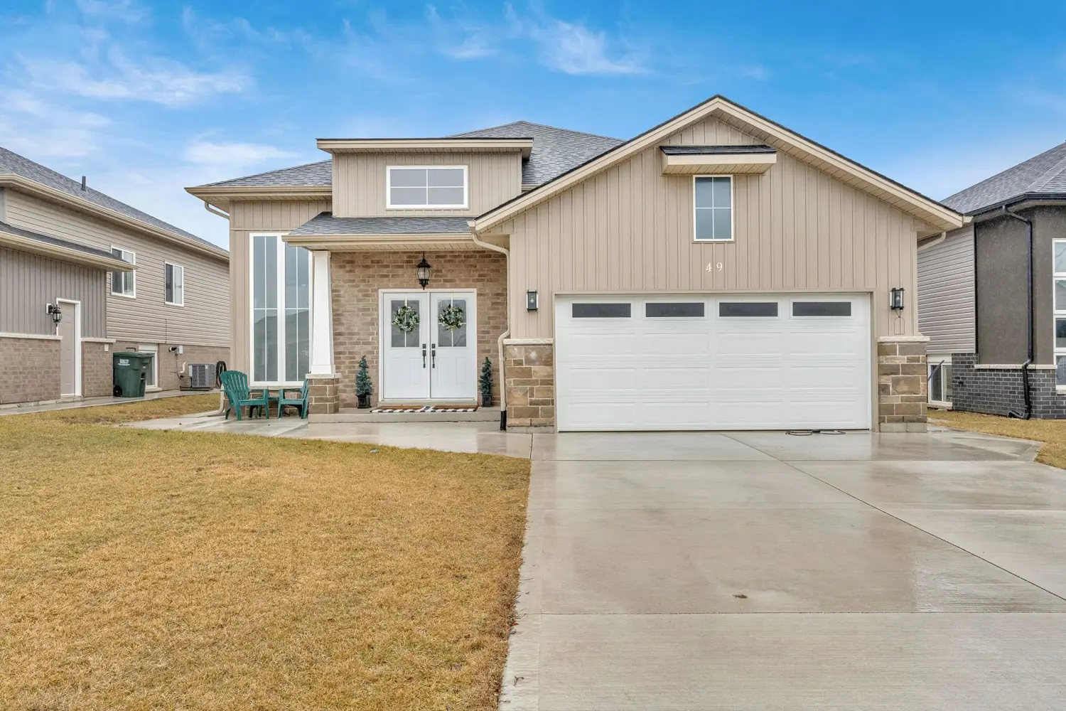 49 Kingsbridge Drive photo 2