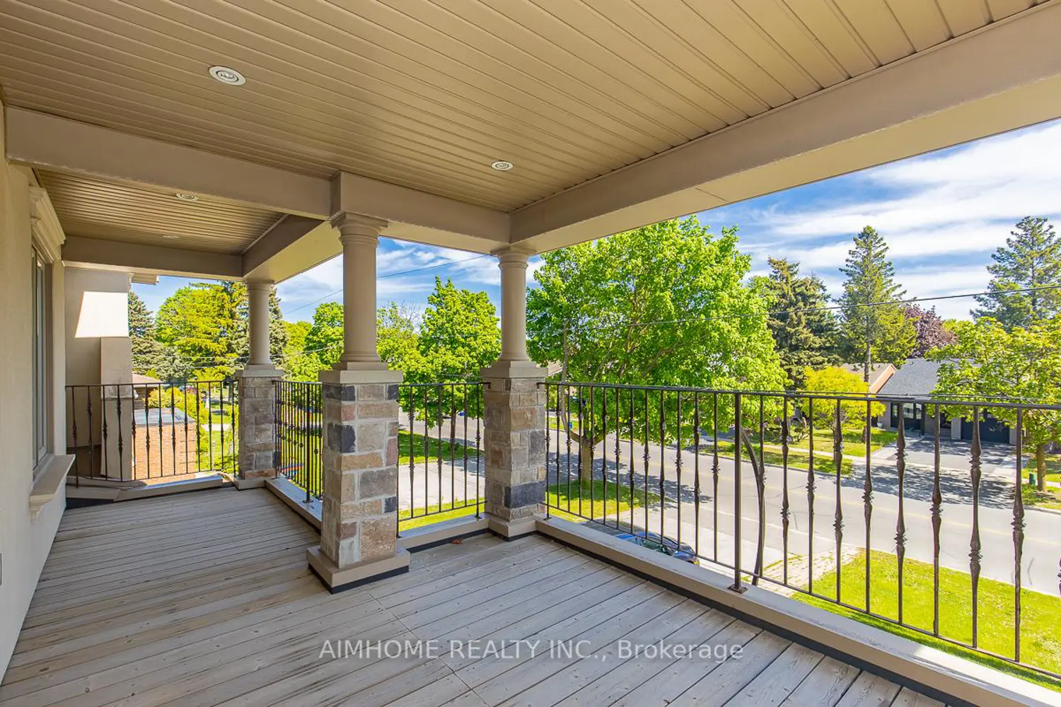 220 Weldrick Road photo 2