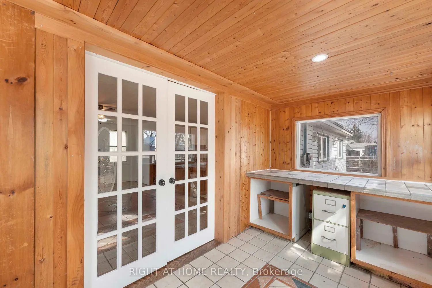 260 Beach Road photo 2