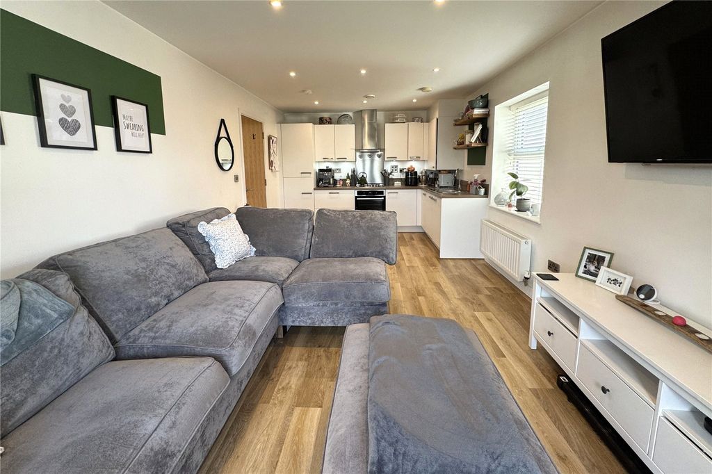 Additional image 8 of 2 bed flat for saleMaybery House, Sopwith Drive, Farnborough, Hampshire GU14