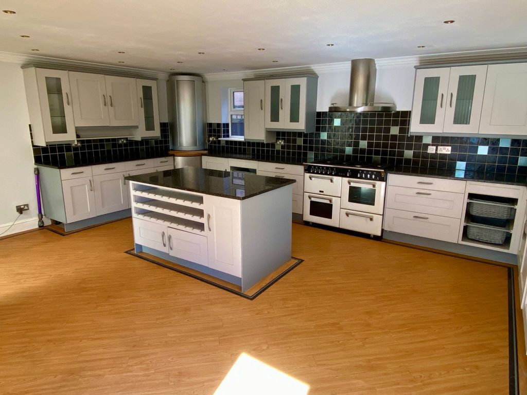 Additional image 35 of 6 bed detached house for saleManthorpe Road, Grantham NG31