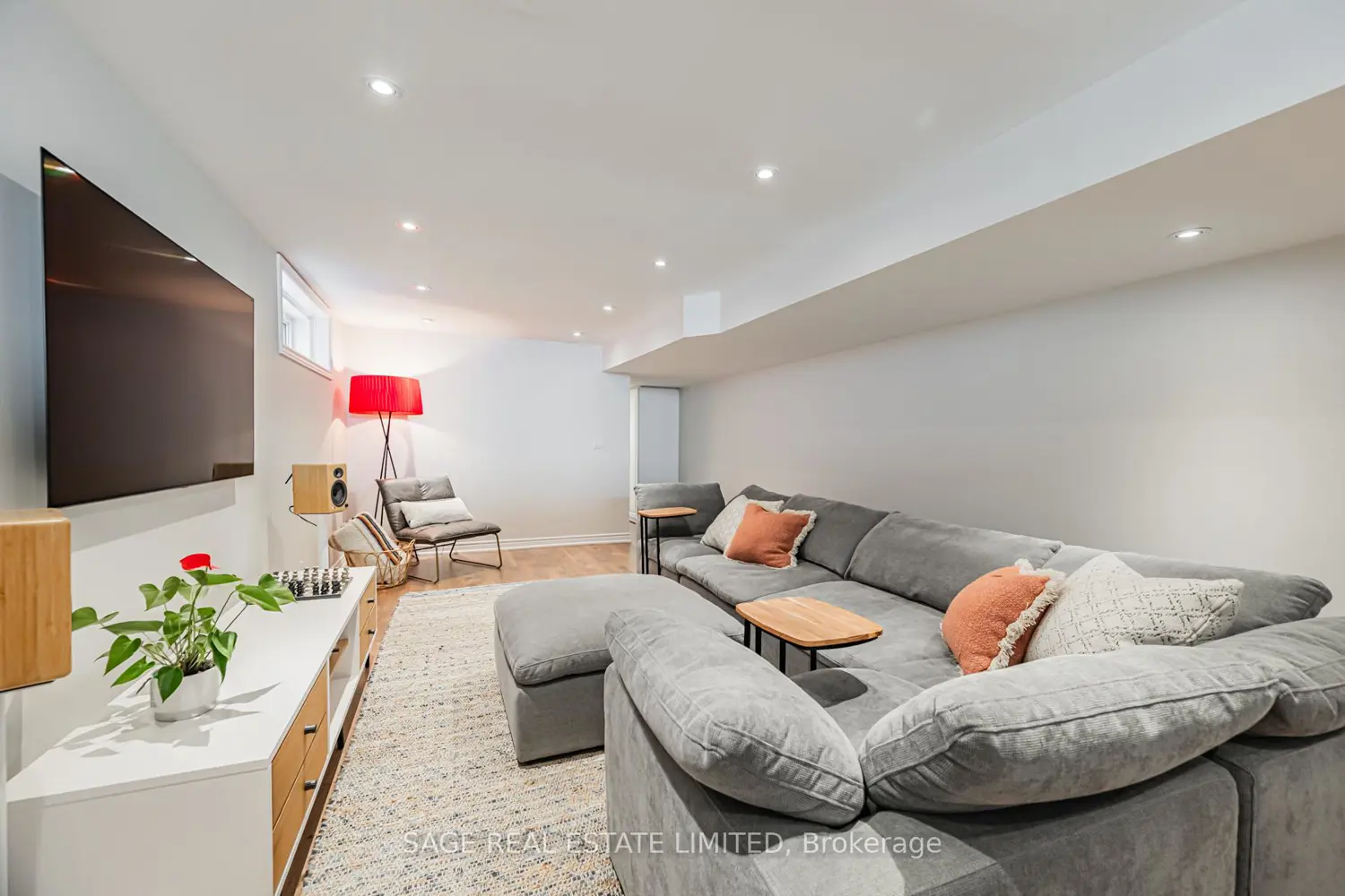 Additional image 8 of 39A Uxbridge Avenue